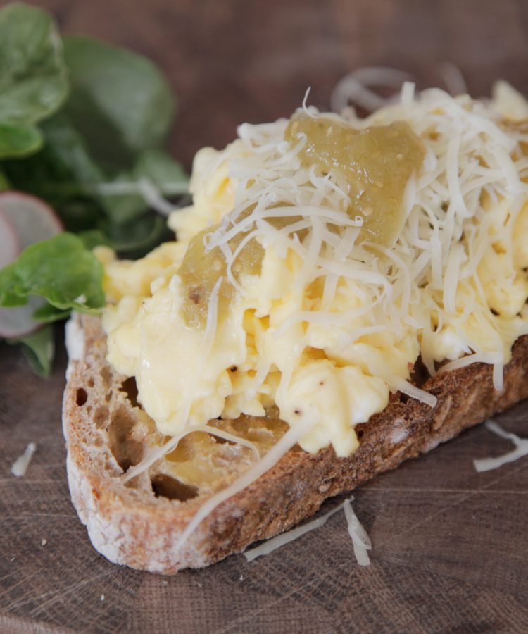 Scrambled egg sandwich